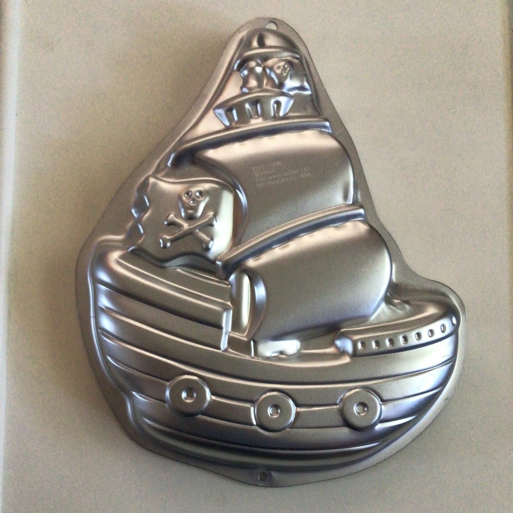 Wilton Pirate Ship Cake Pan